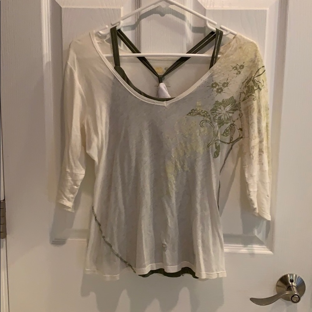 Mountain Hardwear shirt